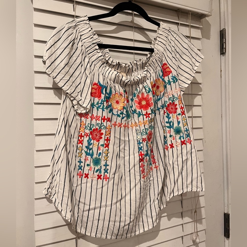 Savanna Jane Embroidered Top